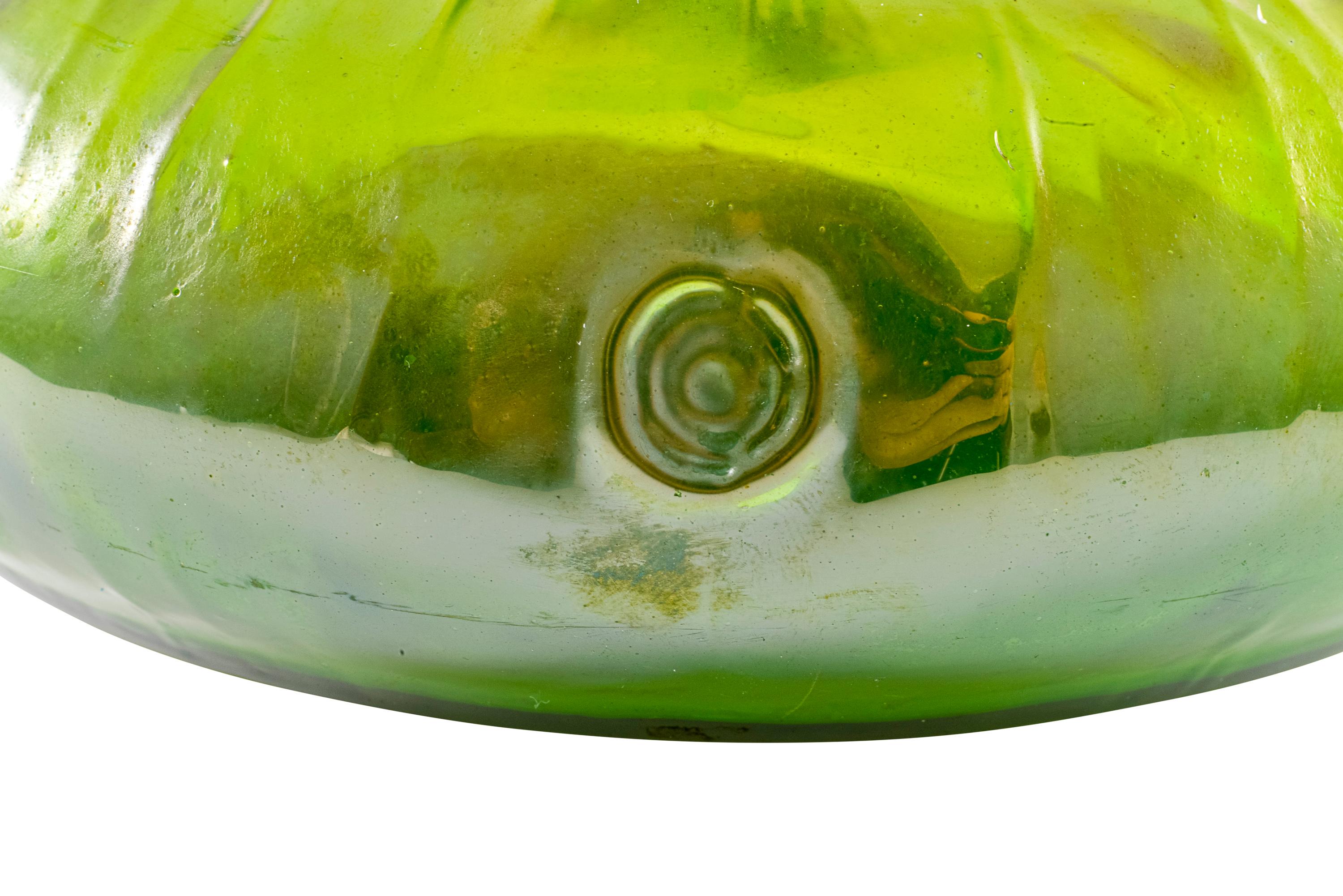 Jack-in-the-Pulpit Flower Vase Loetz Glass circa 1899 Austrian Jugendstil Green For Sale 1