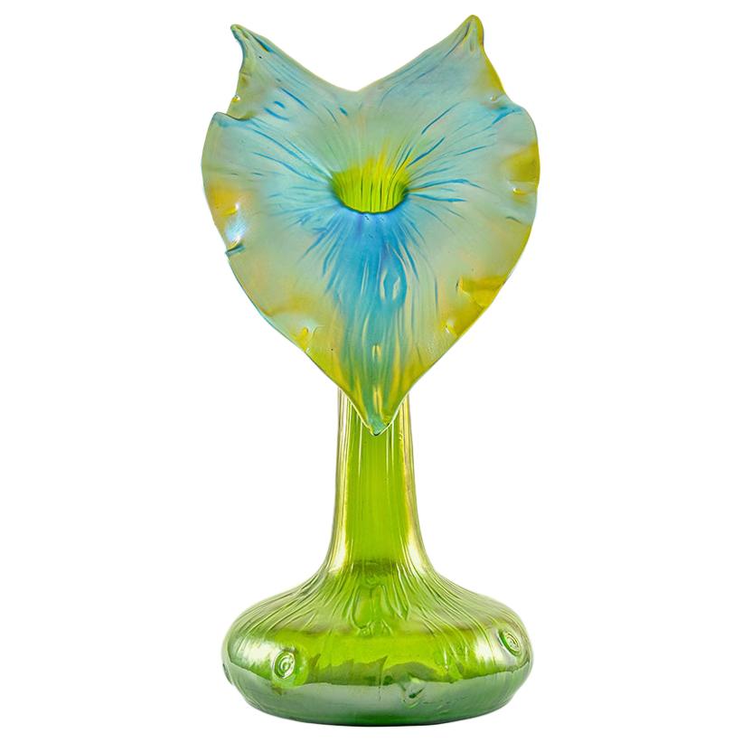 Jack-in-the-Pulpit Flower Vase Loetz Glass circa 1899 Austrian Jugendstil Green For Sale