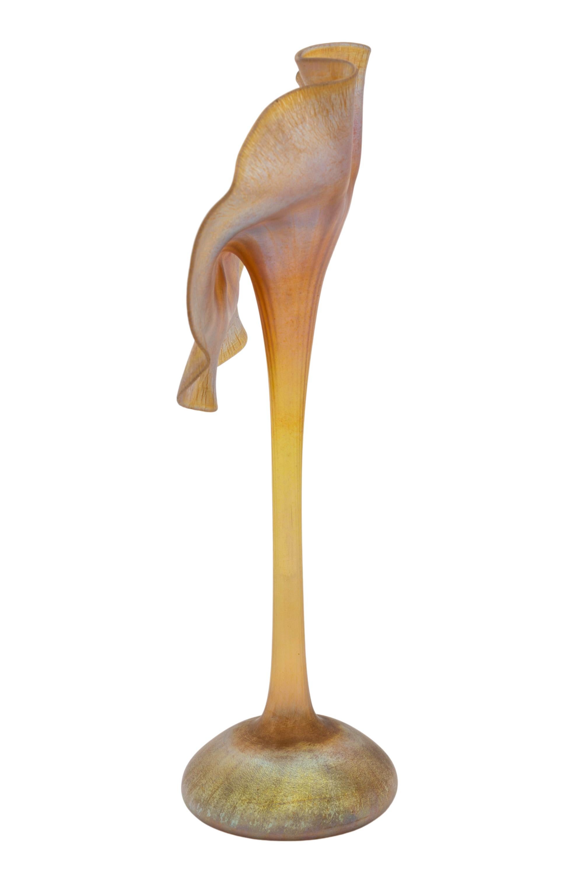 American Jack-in-the-pulpit Vase Louis C. Tiffany New York Tiffany Studios 1906 Yellow  For Sale