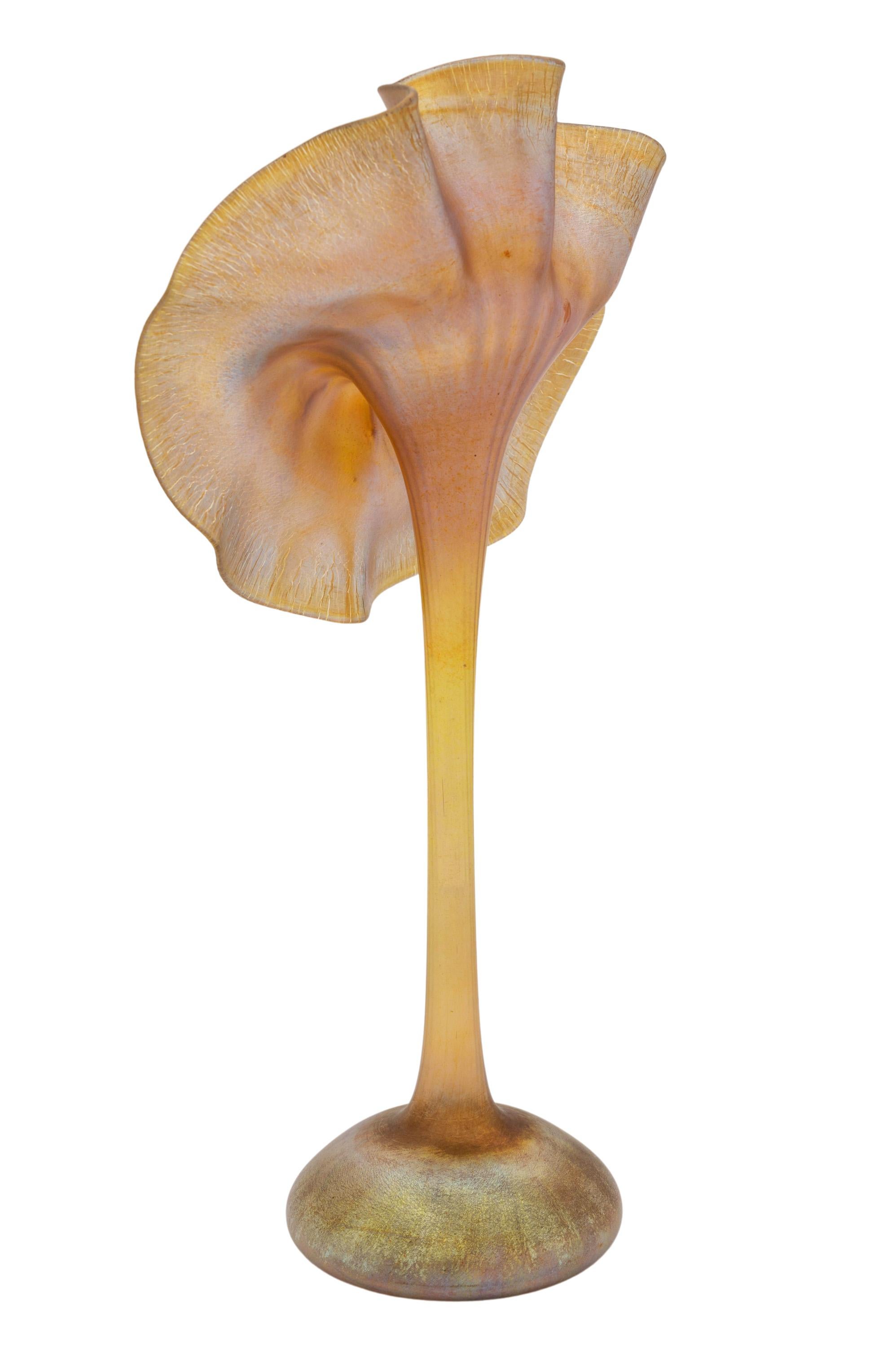 Jack-in-the-pulpit Vase Louis C. Tiffany New York Tiffany Studios 1906 Yellow  In Good Condition For Sale In Klosterneuburg, AT