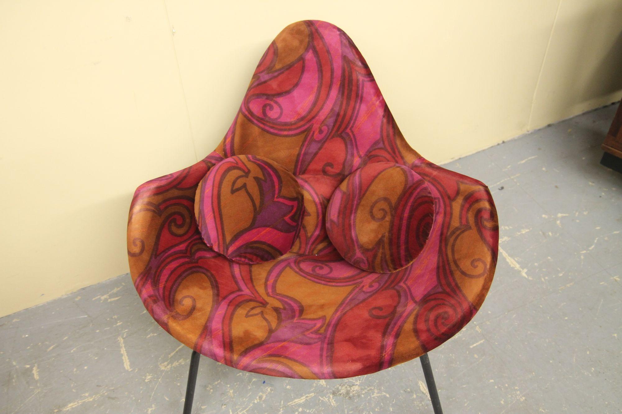 Fin du 20e siècle Jack Lenor Larsen Chaise longue du milieu du siècle recouverte de tissu en vente