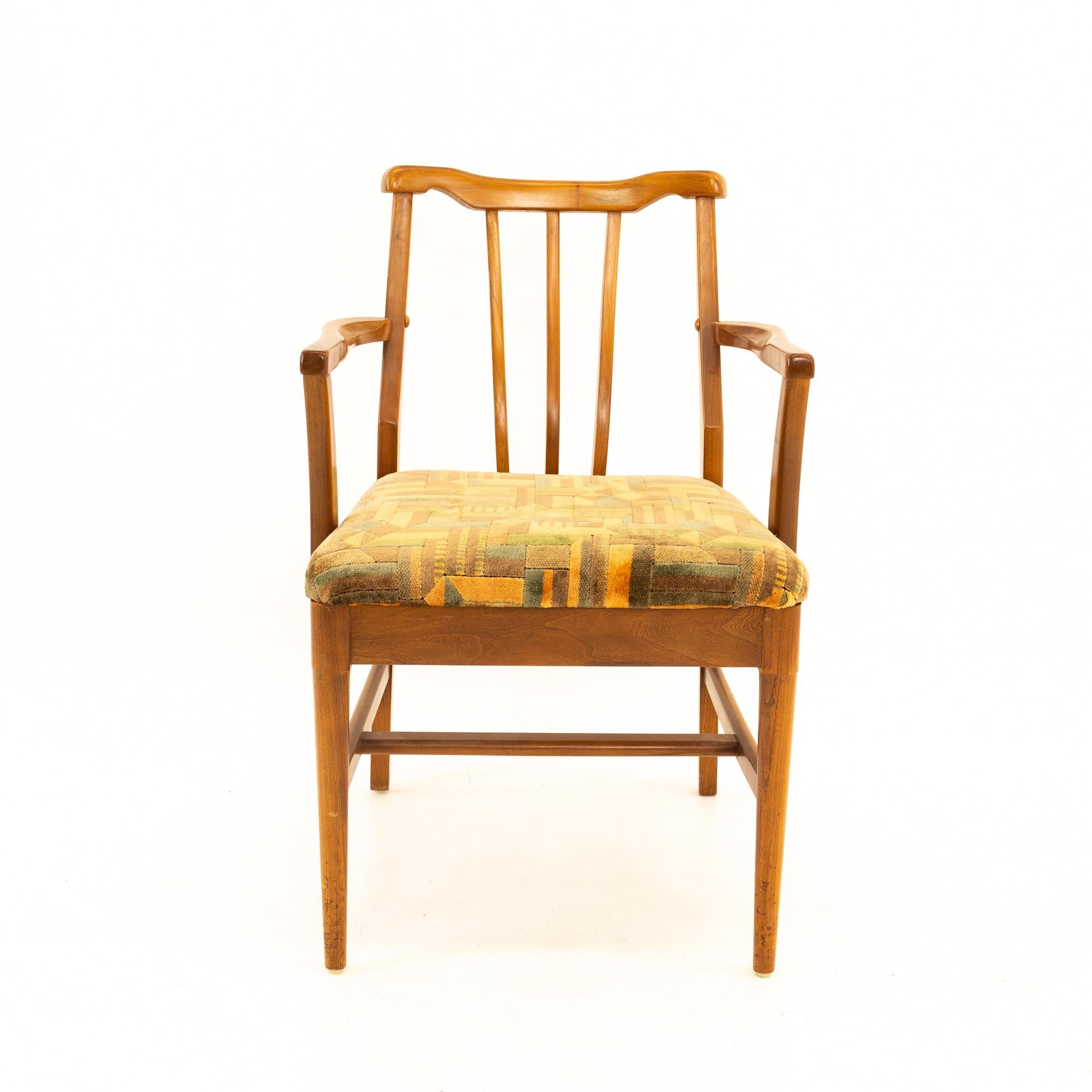 Fin du 20e siècle Chaises de salle à manger de style Jack Lenor Larsen en noyer du milieu du siècle dernier, lot de 6 en vente