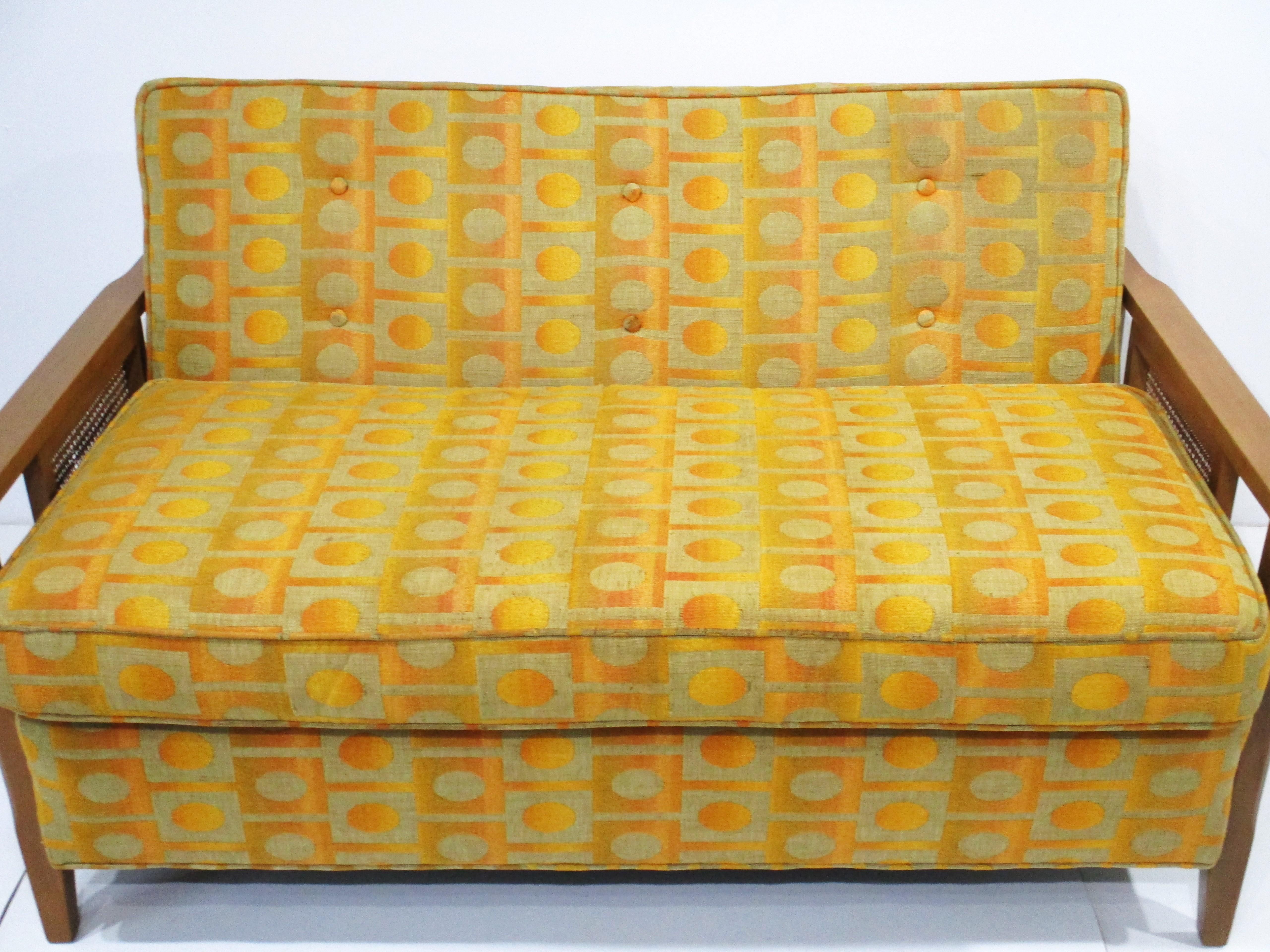Loveseat tapizado Jack Lenor Larsen de mediados de siglo en venta 1