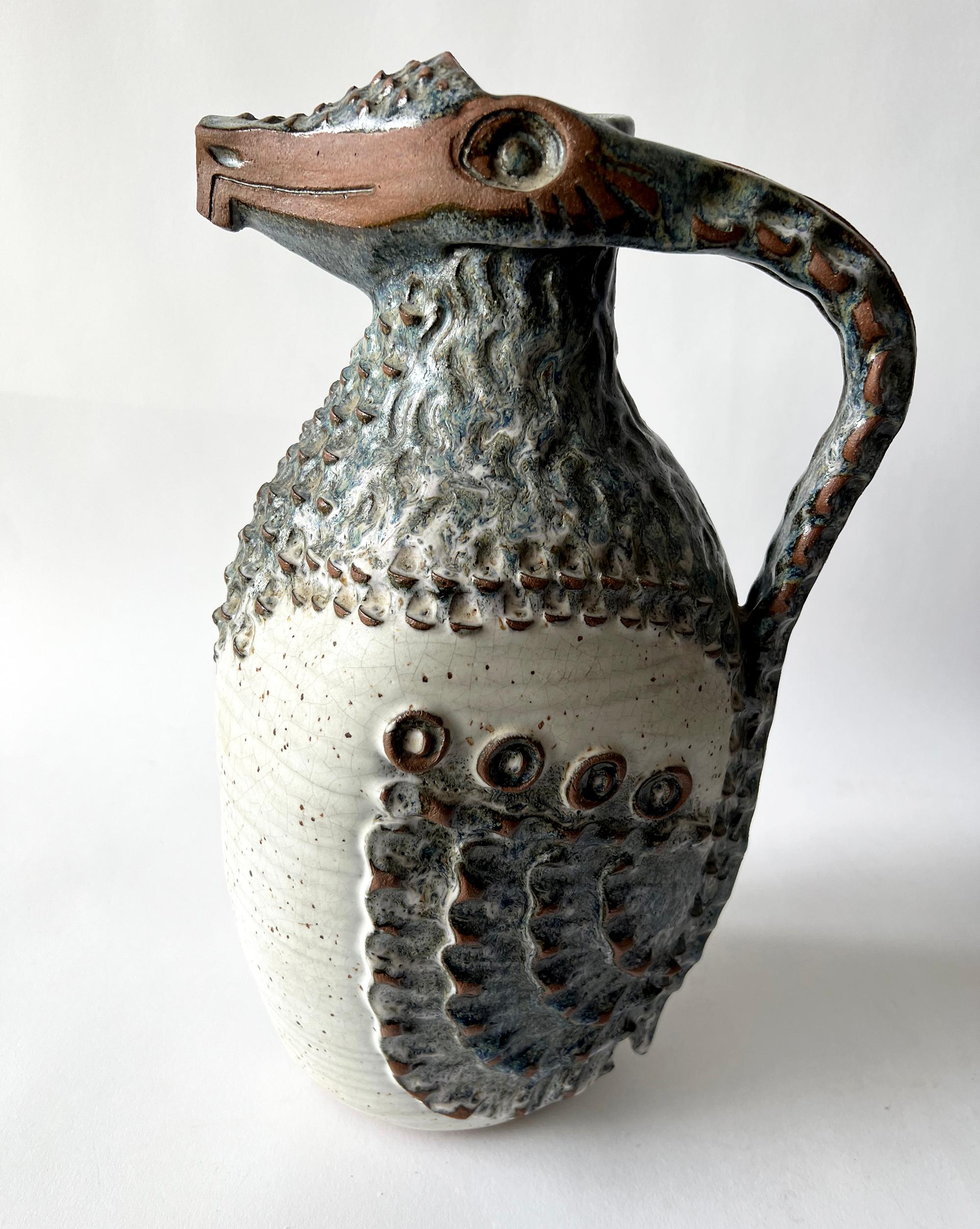 Mid-Century Modern Pichet en sculpture en grès reptile géorgien de Jack Mason Stone Mountain en vente