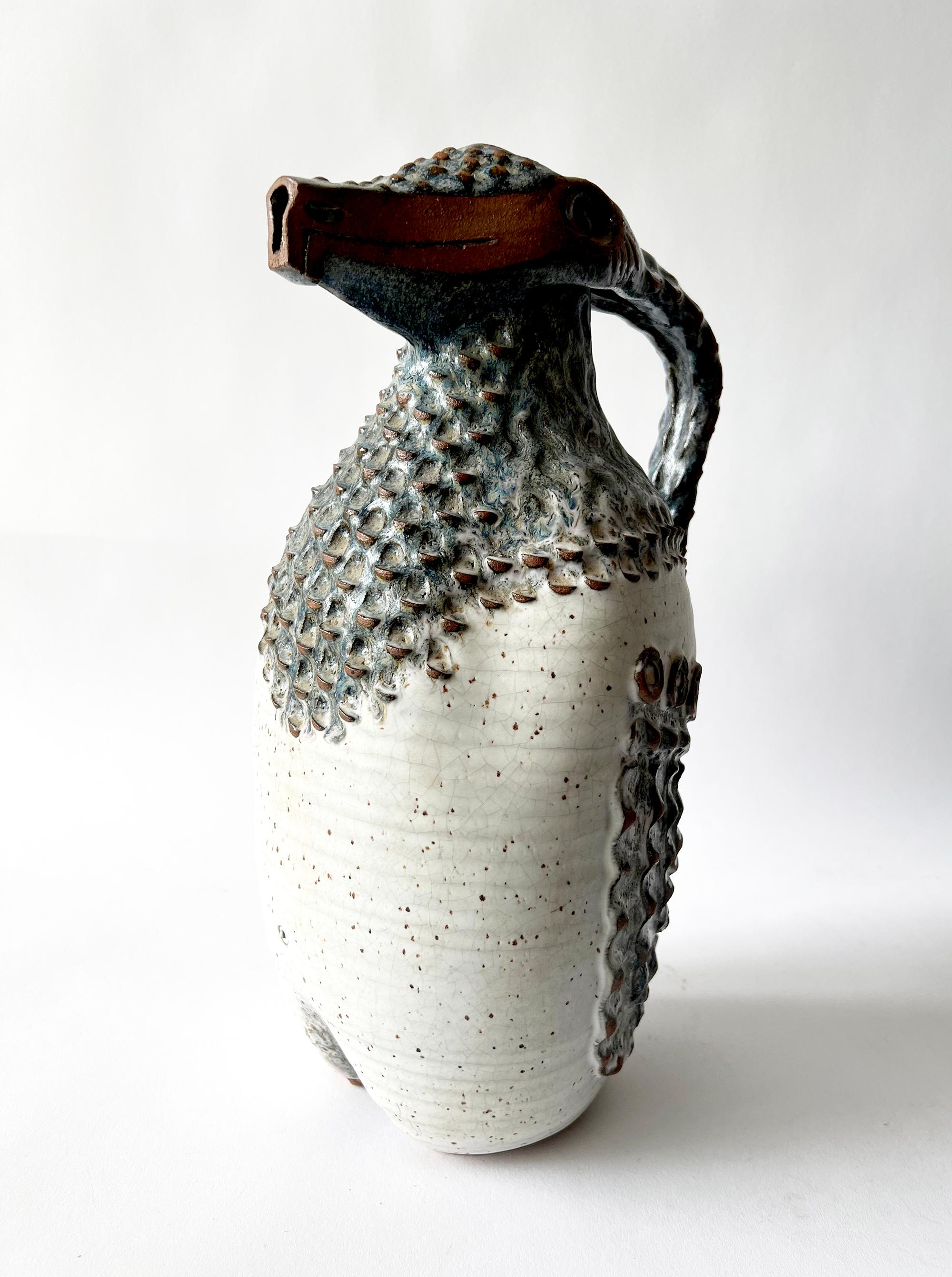 Jack Mason Stone Mountain Georgia Reptilian Stoneware Sculpture Pitcher In Good Condition For Sale In Palm Springs, CA