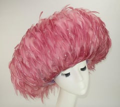 Cappello Jack McConnell in piume e strass rosa malva, 1960 ca.