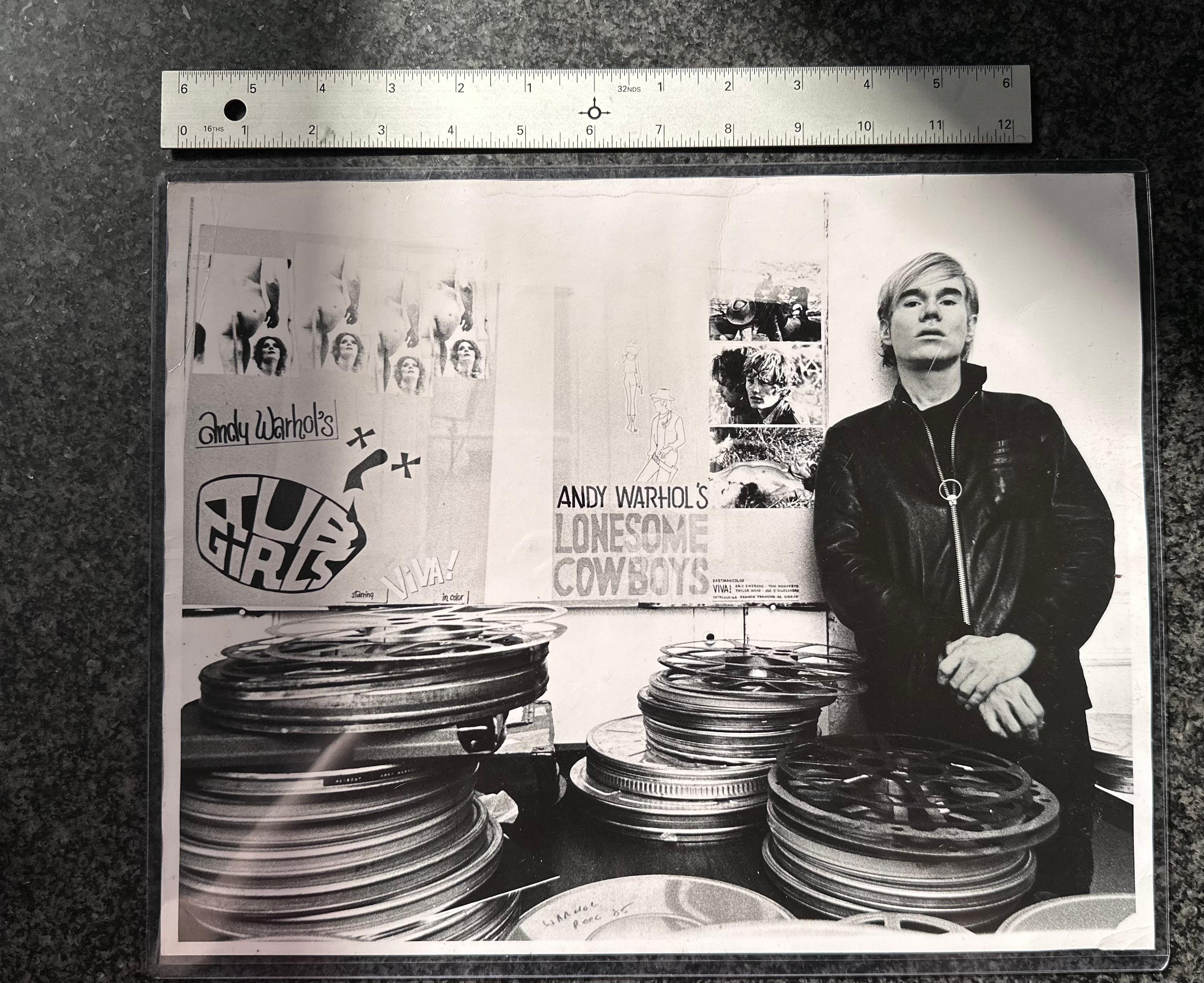 Jack Mitchell, Andy Warhol als Filmemacher, Schwarz-Weiß-Fotografie, 1968 im Angebot 6