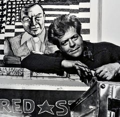 L'artiste Red Grooms in his Studio, signé par Jack Mitchell