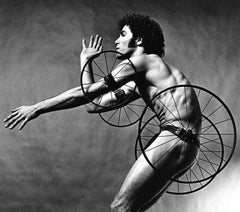 16 x 20" Il ballerino/coreografo Louis Falco in 'Timewright' firmato da Mitchell