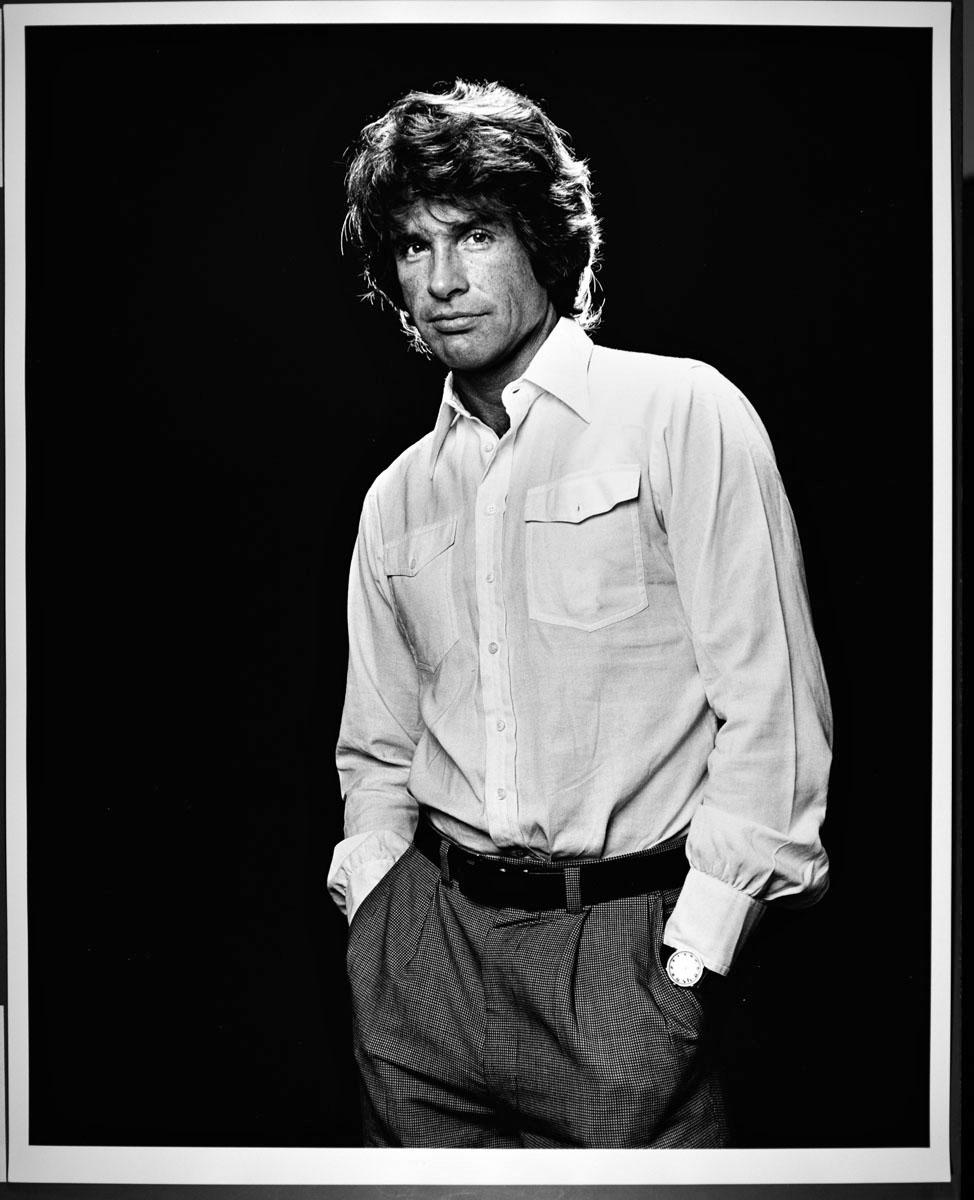 16 x 20" alte Silbergelatinefotografie von Hollywood-Star Warren Beatty aus dem Jahr 1978. Es ist von Jack Mitchell auf der Vorderseite und mit Bleistift auf der Rückseite signiert. Kommt direkt aus dem Jack Mitchell Archiv mit einem