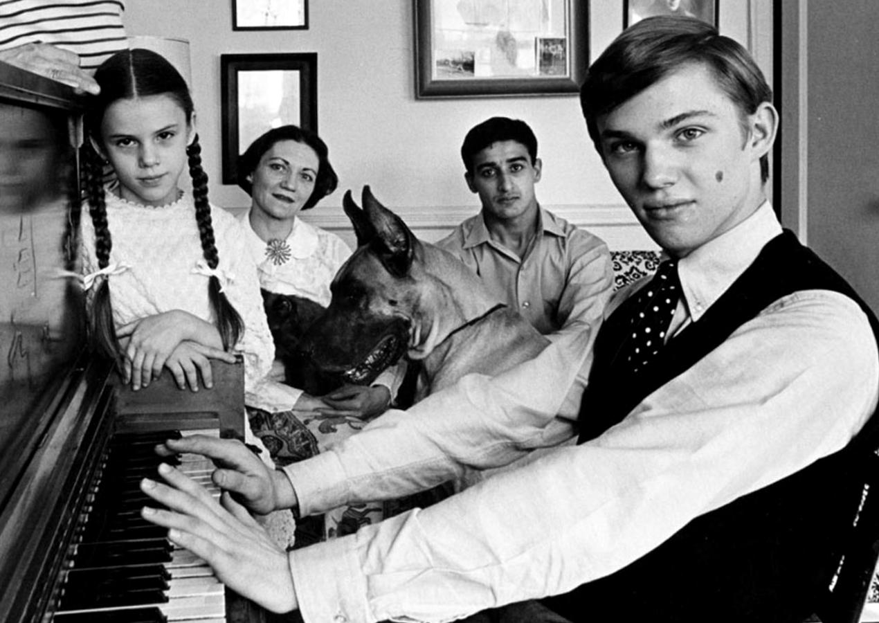 16 year old 'The Waltons' actor Richard Thomas at home with his family - Photograph by Jack Mitchell