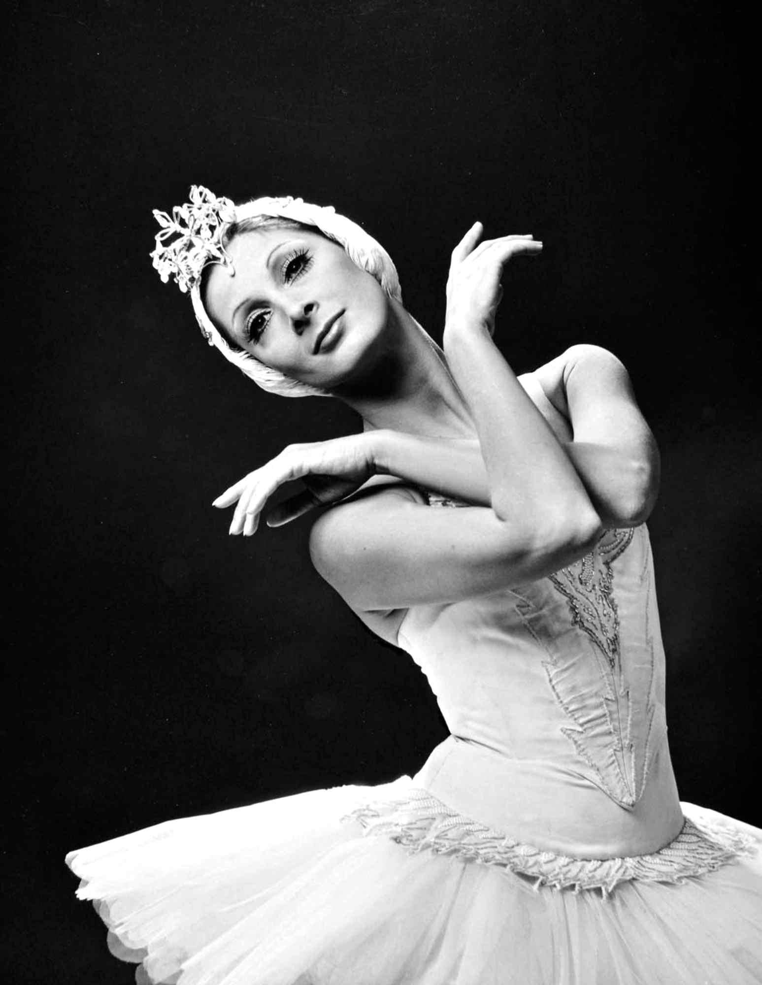 Jack Mitchell Black and White Photograph - ABT principal dancer Cynthia Gregory in 'Swan Lake', Signed by Mitchell