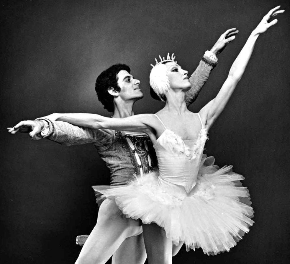 ABT principal dancers Cynthia Gregory & Fernando Bujones signed by Mitchell - Photograph by Jack Mitchell