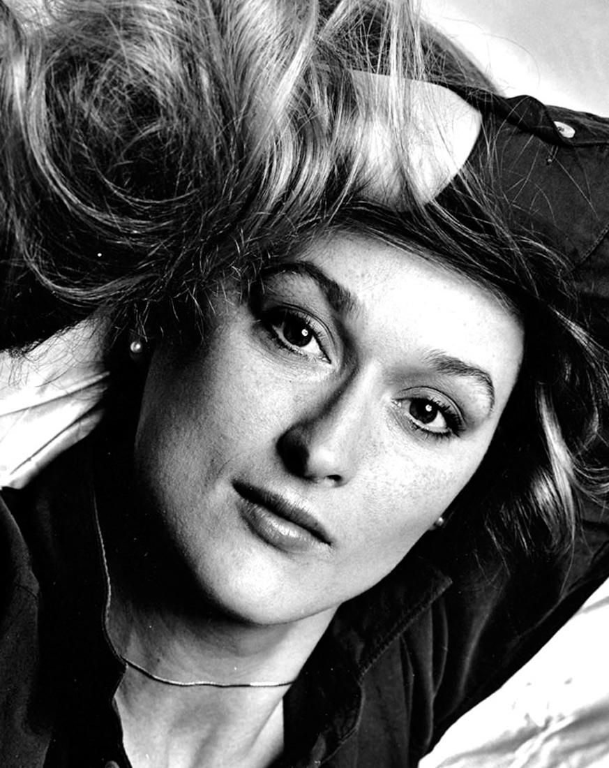 Schauspielerin Meryl Streep, frühes Studioporträt – Photograph von Jack Mitchell