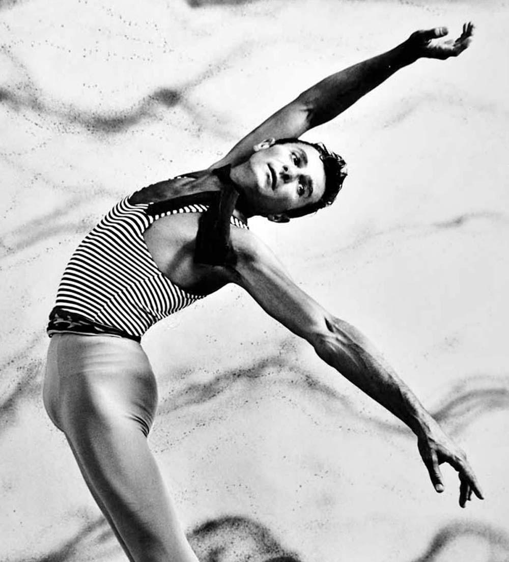 Actuación del bailarín del American Ballet Theatre John Kriza, firmada por Jack Mitchell en venta 1