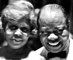 trompettiste, compositeur et chanteur américain Louis Armstrong avec sa femme Lucille
