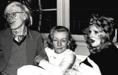 Andy Warhol:: la star de films noirs Veronica Lake & Candy Darling lors d'un cocktail