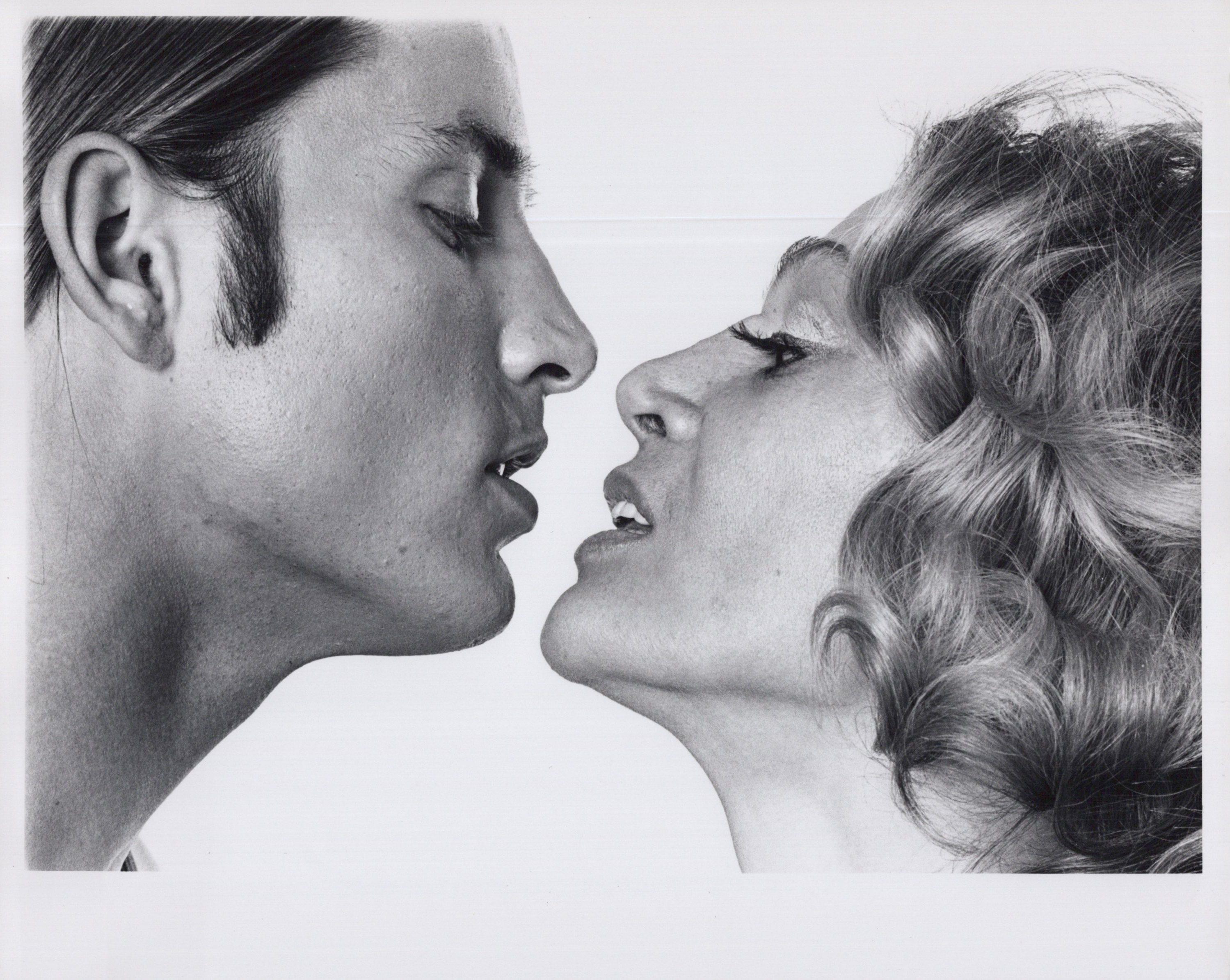 Jack Mitchell Black and White Photograph - Andy Warhol superstars Joe Dallesandro and Sylvia Miles in 'Heat'