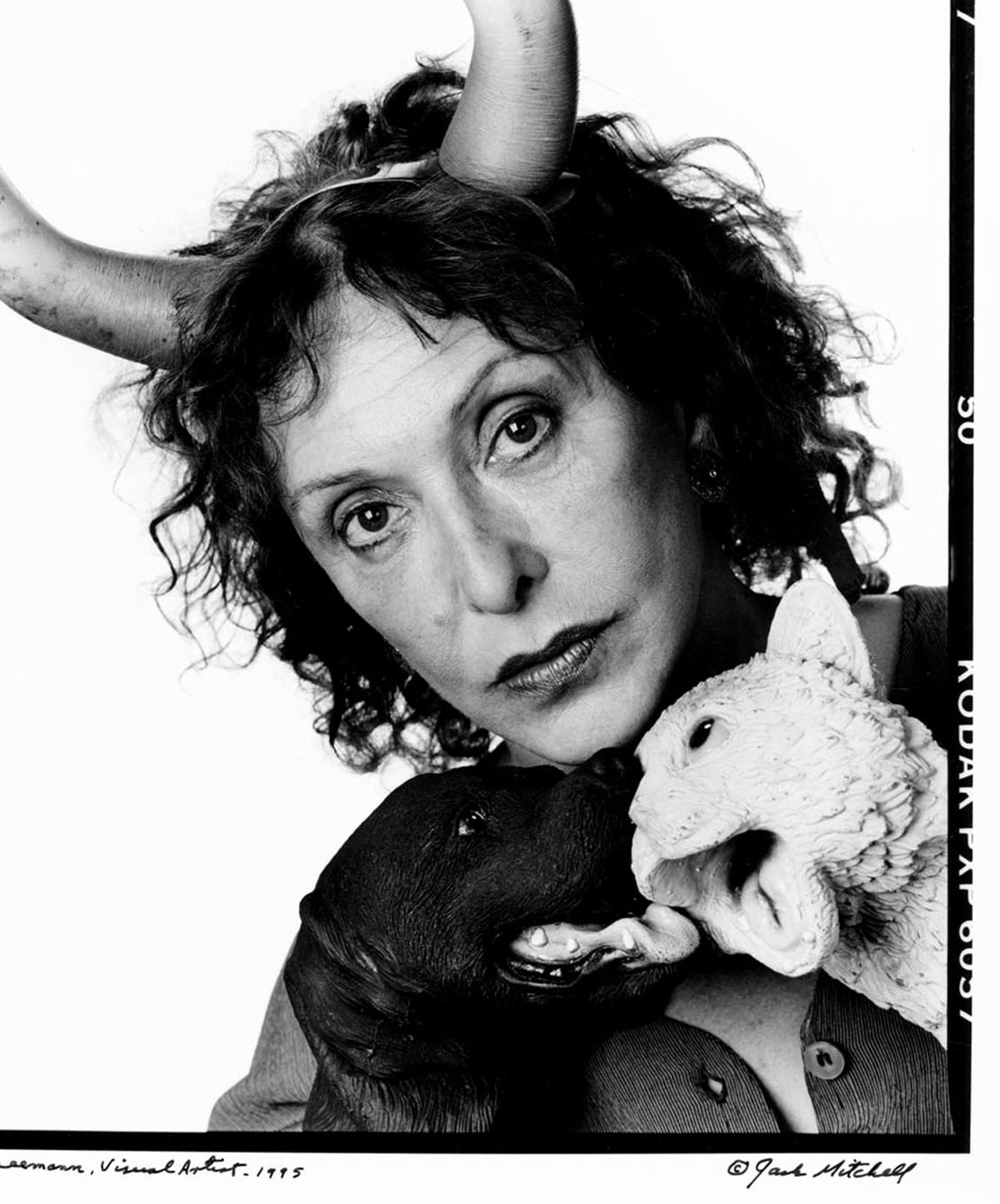 Artista Carolee Schneemann, firmado por Jack Mitchell en venta 1