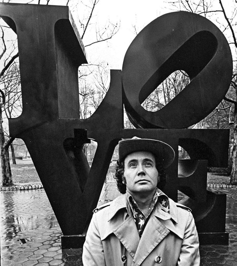   Artist Robert Indiana with his LOVE sculpture in Central Park, NYC - Photograph by Jack Mitchell