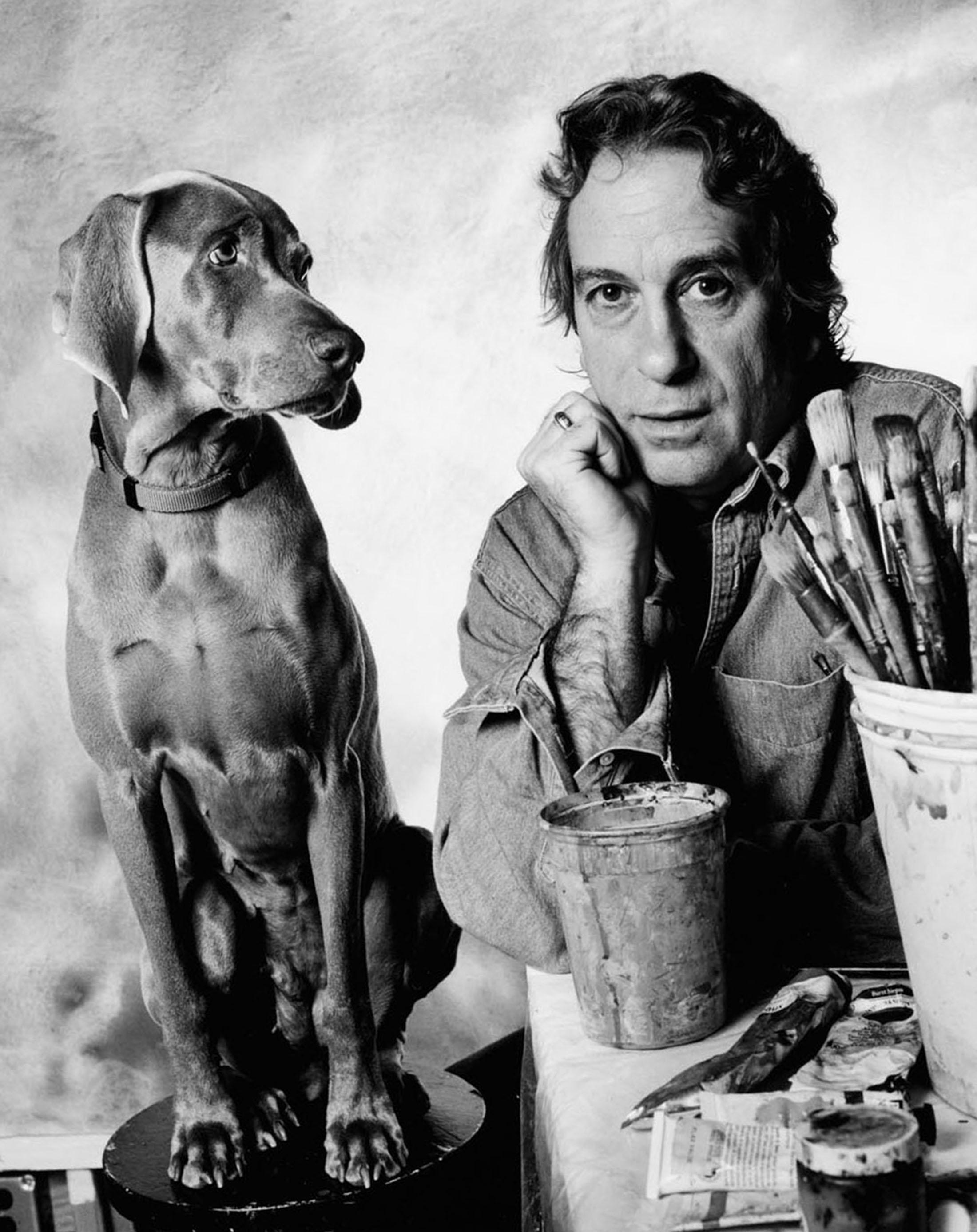 Der Künstler William Wegman und sein geliebter Hund Fay, signiert von Jack Mitchell im Angebot 1