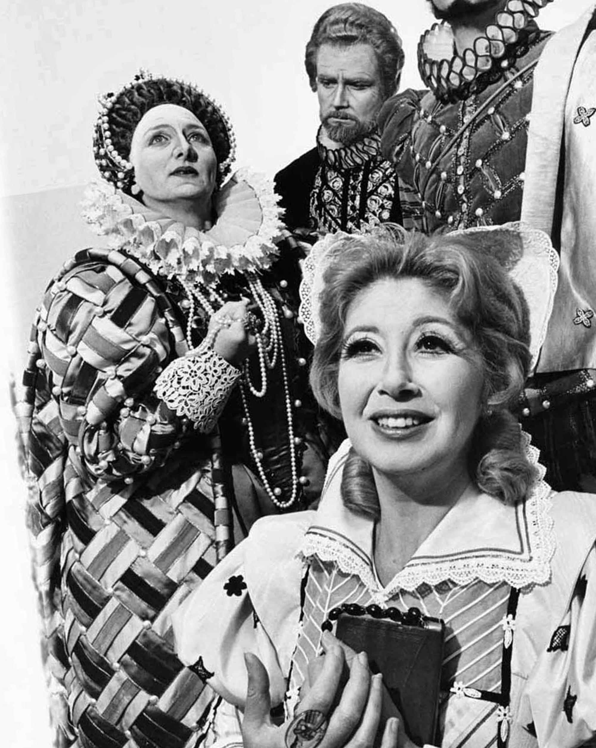 Beverly Sills and the cast of  New York City  Opera 'Maria Stuarda' - Photograph by Jack Mitchell
