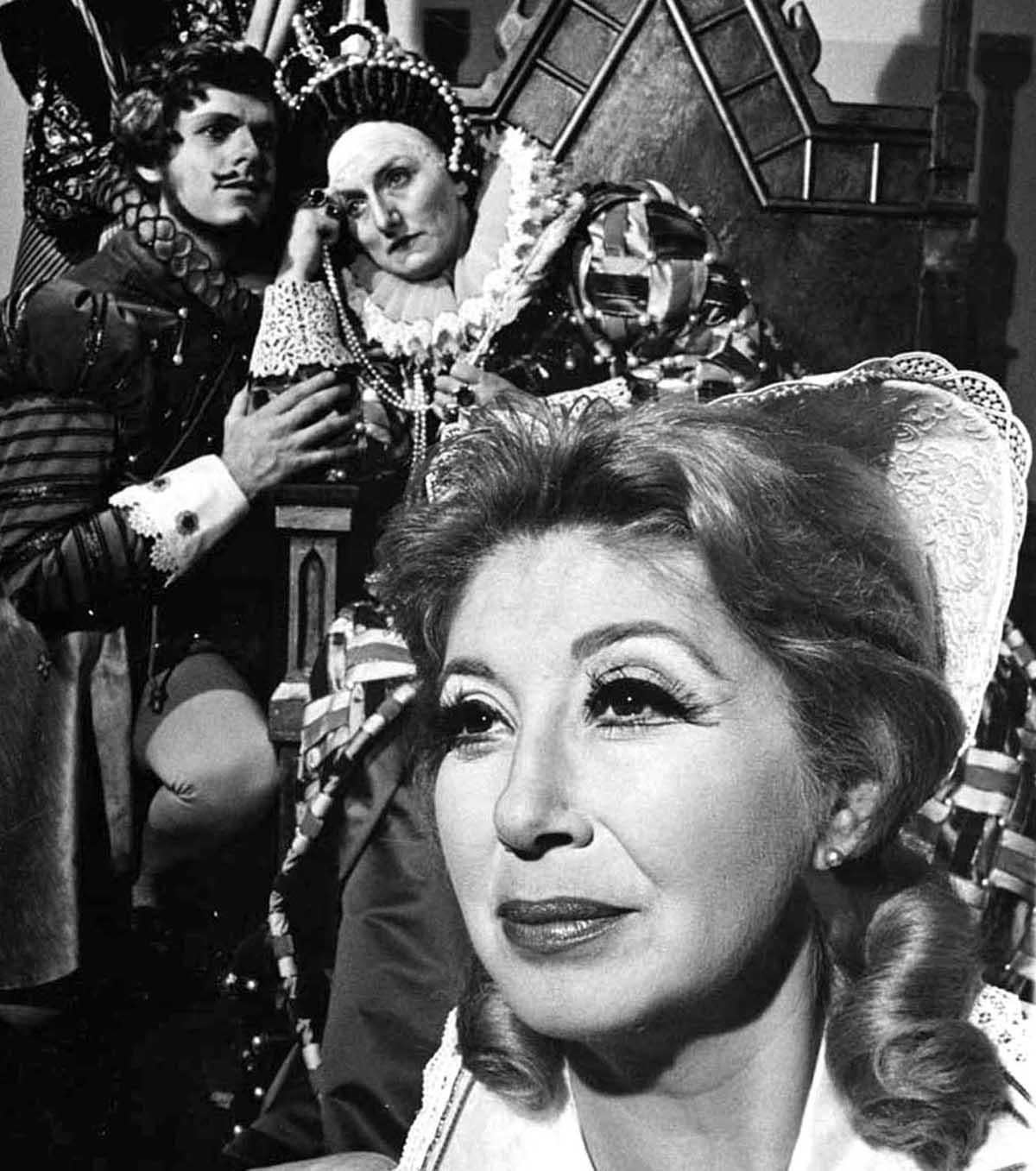 Beverly Sills and the cast of  New York City  Opera 'Maria Stuarda' - Photograph by Jack Mitchell