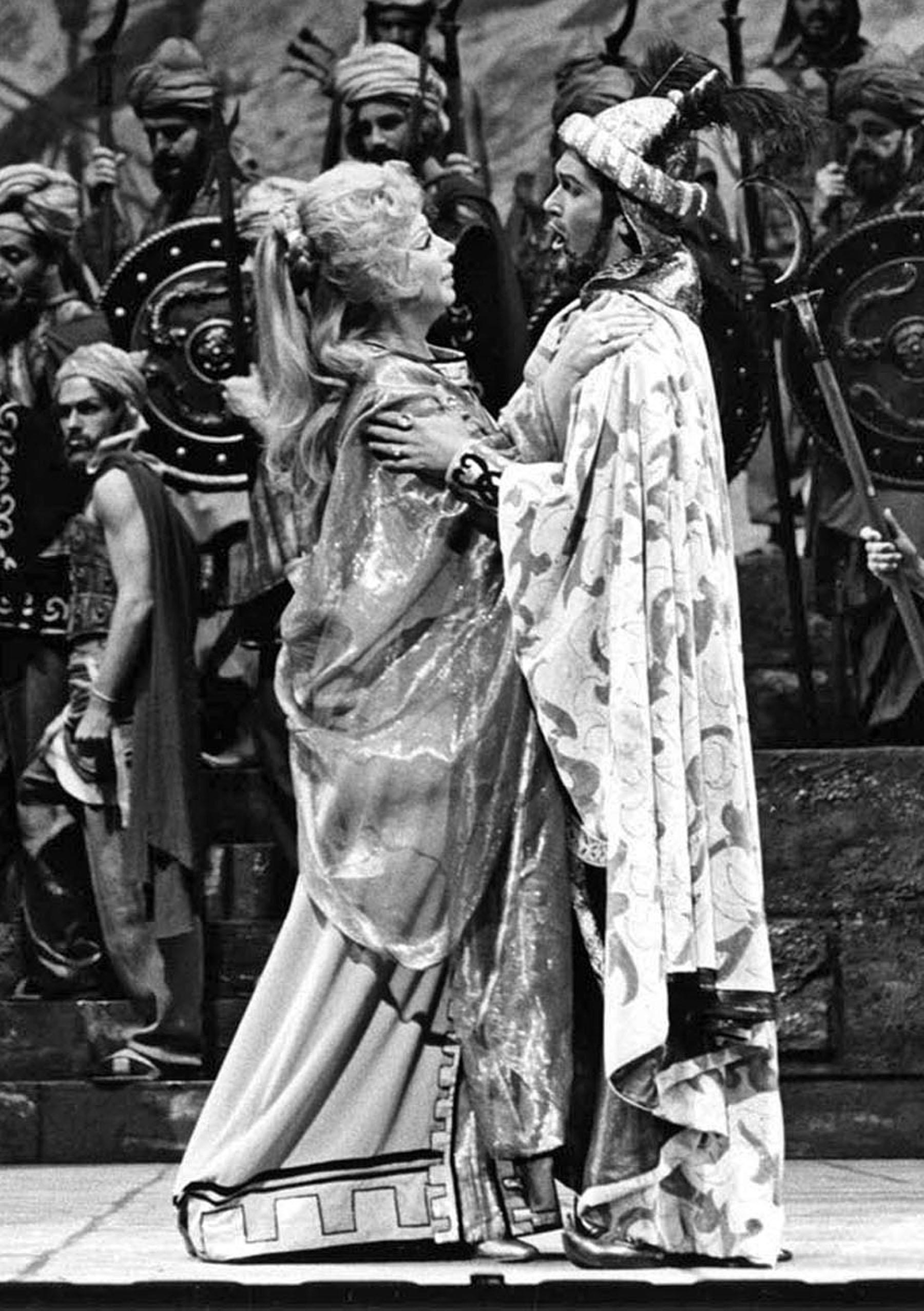 In der Metropolitan Opera bildeten sich die Sills auf – Photograph von Jack Mitchell
