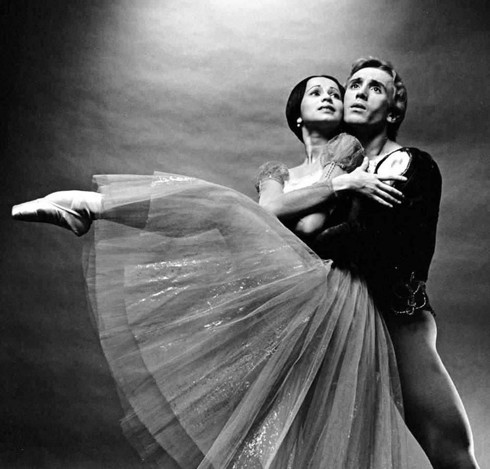  Bolshoi Ballet dancers Nadezhda Pavlova, Vycheslav Gordeyev 'Romeo and Juliet' - Photograph by Jack Mitchell