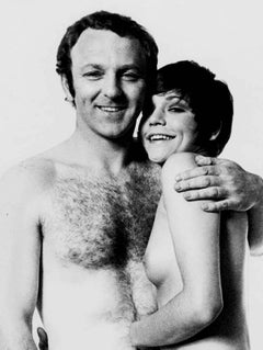 L'artista pop britannico Gerald Laing e la moglie Galina, nudi, firmati da Jack Mitchell
