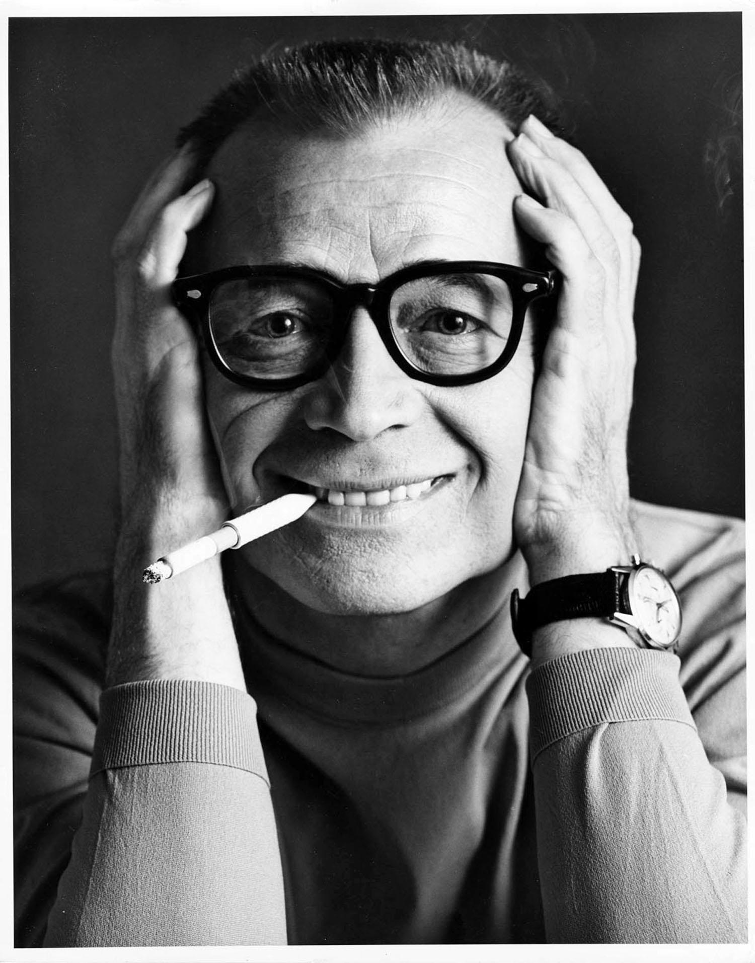 Fotografia vintage alla gelatina d'argento 11 x 14" del famoso coreografo Eugene Loring, 1961. Firmato sul verso della stampa da Jack Mitchell.  Proviene direttamente dagli archivi Jack Mitchell con un certificato di autenticità.  

Jack Mitchell