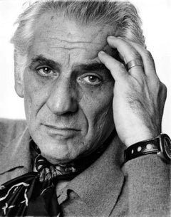 Le compositeur/conducteur Leonard Bernstein, signé par Jack Mitchell