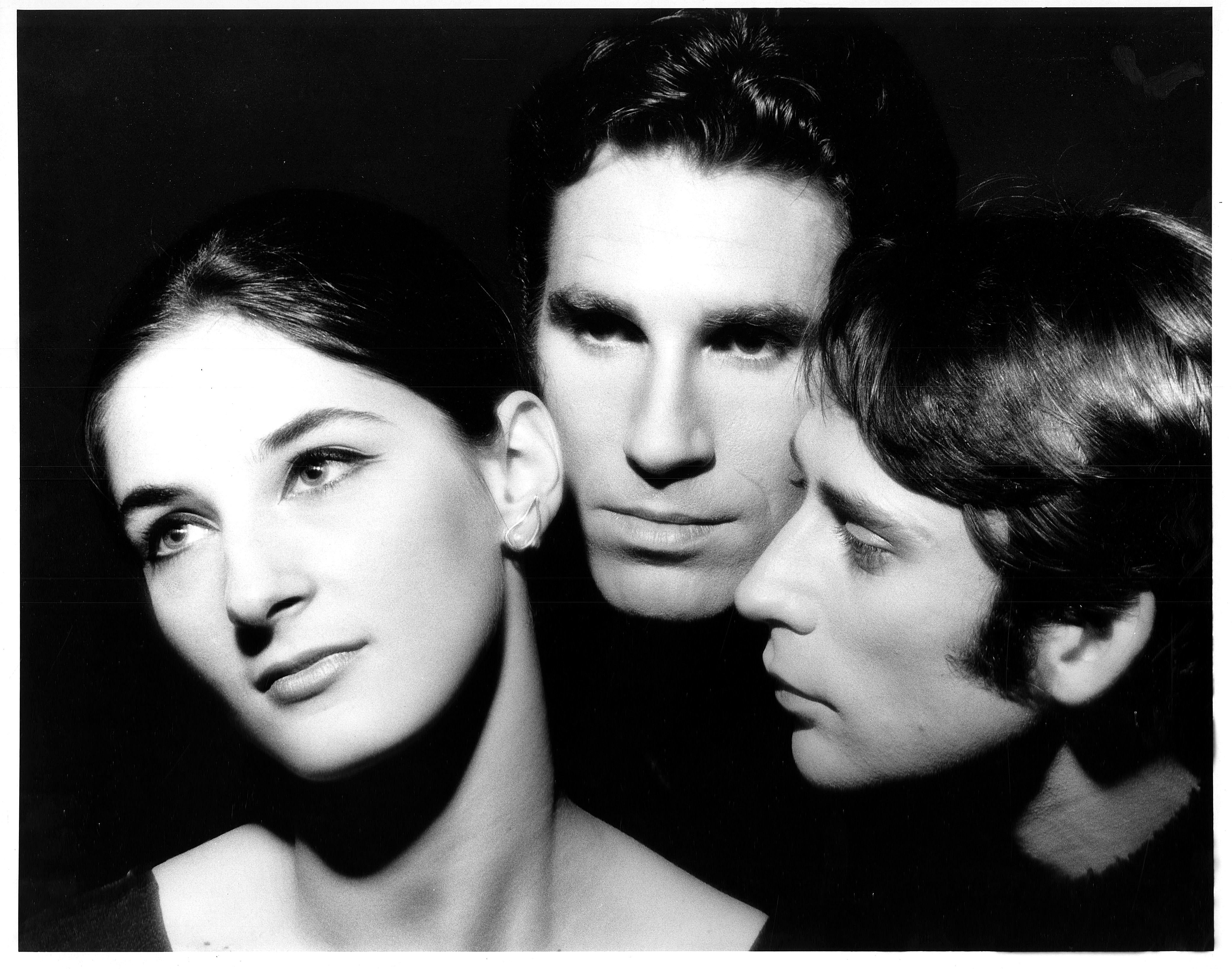 Jack Mitchell Black and White Photograph – Cynthia Gregory, Ted Kivitt & Ivan Nagy, dreifaches Porträt für das Dance Magazine