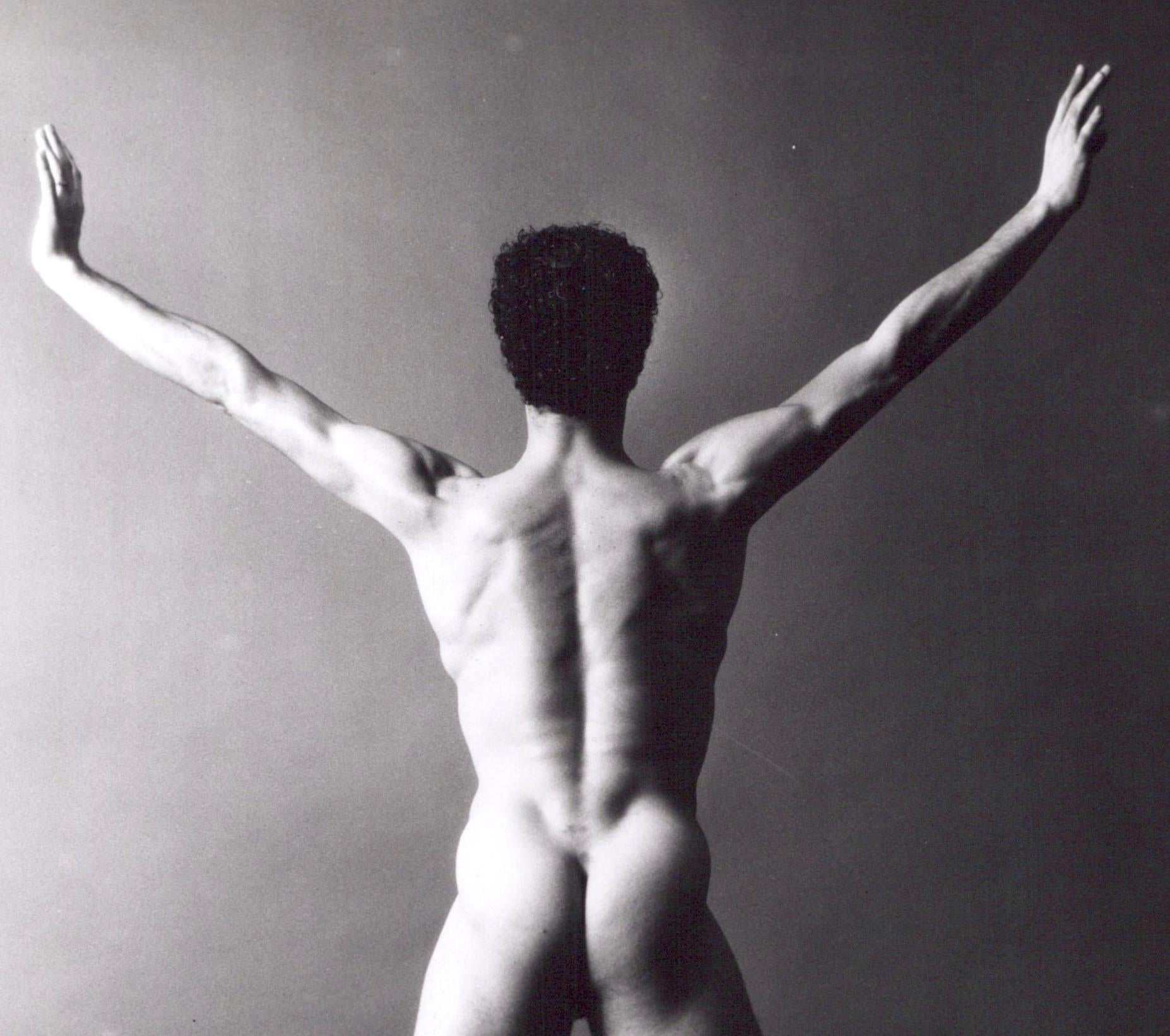 Dancer & Choreographer Louis Falco nude figure study - Photograph by Jack Mitchell