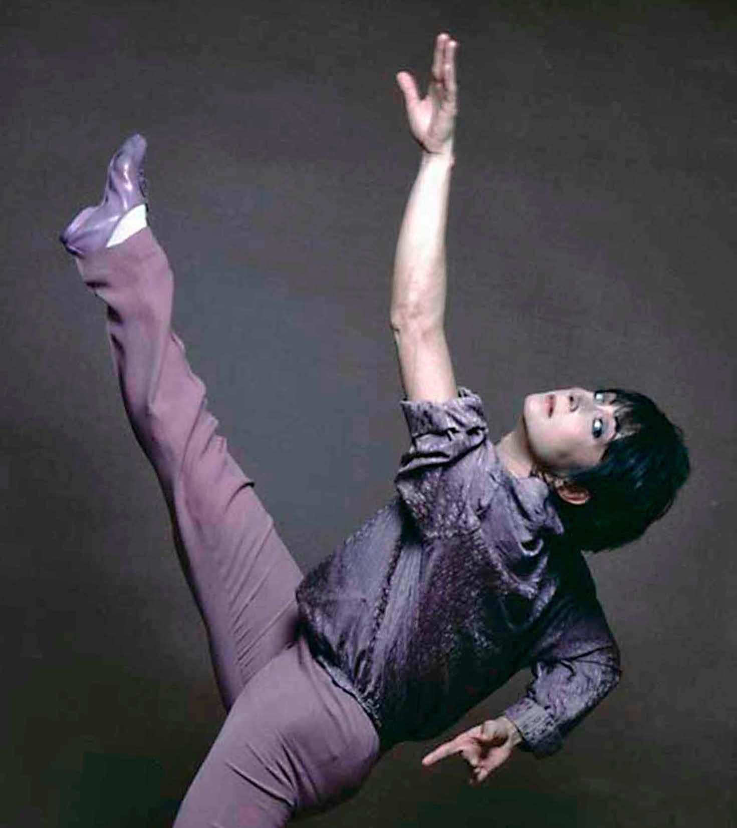 Dancer/Choreographer Twyla Tharp photographed for a Dance Magazine cover story - Photograph by Jack Mitchell