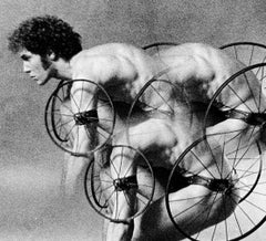 Il ballerino Louis Falco indossa un costume dell'artista Robert Indiana per "Timewright".