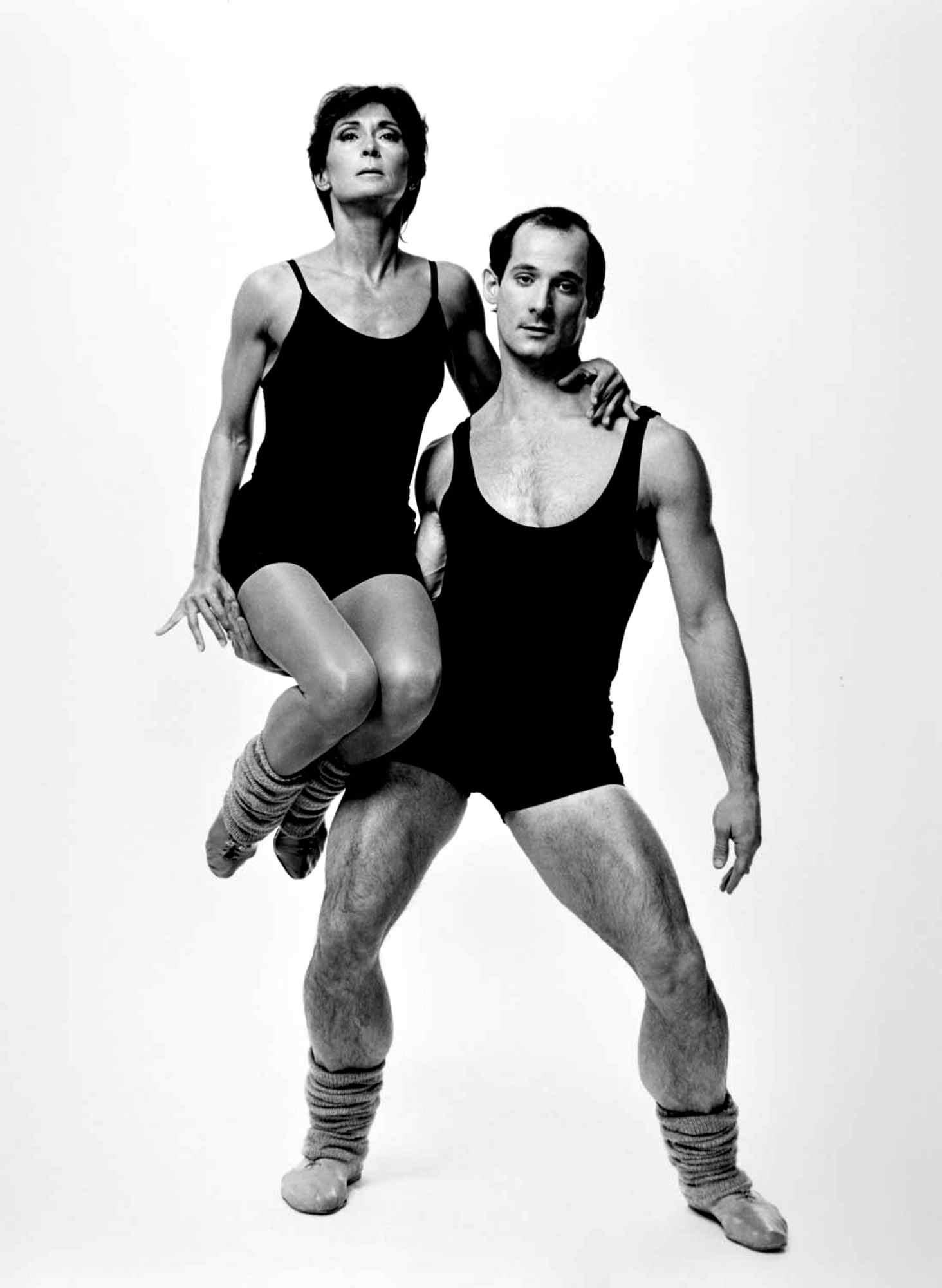 11 x 14" alte Silbergelatinefotografie der Gründerin der Tanzkompanie Twyla Tharp und des Tänzers Raymond Kurshalis in "Fait Accompli", 1984. Signiert auf der Rückseite des Drucks von Jack Mitchell. Kommt direkt aus dem Jack Mitchell Archiv mit