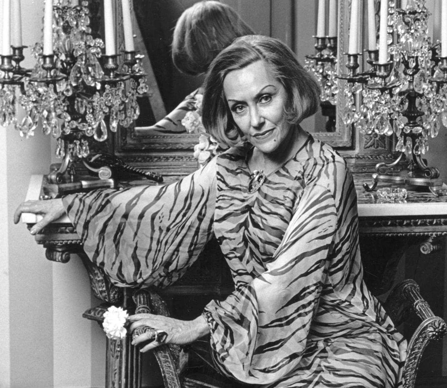 Iconic 'Sunset Boulevard' Hollywood Film Star Gloria Swanson at home in NYC - Photograph by Jack Mitchell