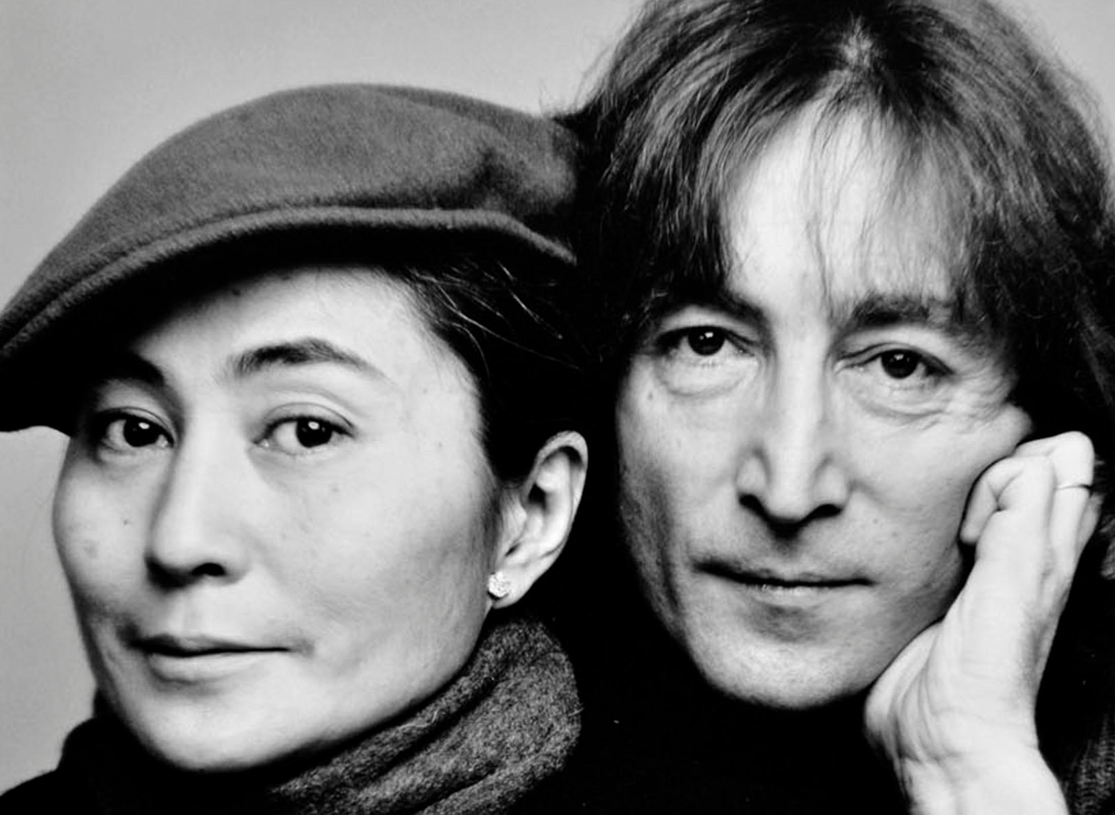 John Lennon und Yoko Ono fotografierten am 2. November 1980. Signiert von Jack Mitchell im Angebot 1