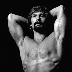 Modelo masculino "Brahm" fotografiado para After Dark, firmado por Jack Mitchell