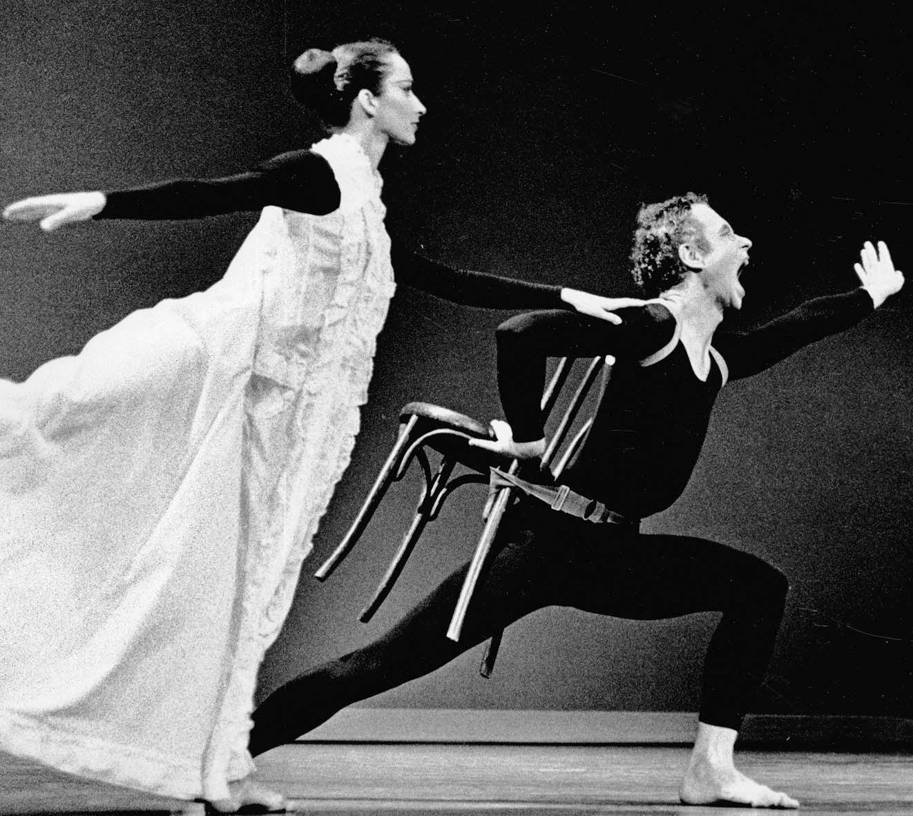 Merce Cunningham and Carolyn Brown performing 'Antic Meet' - Photograph by Jack Mitchell