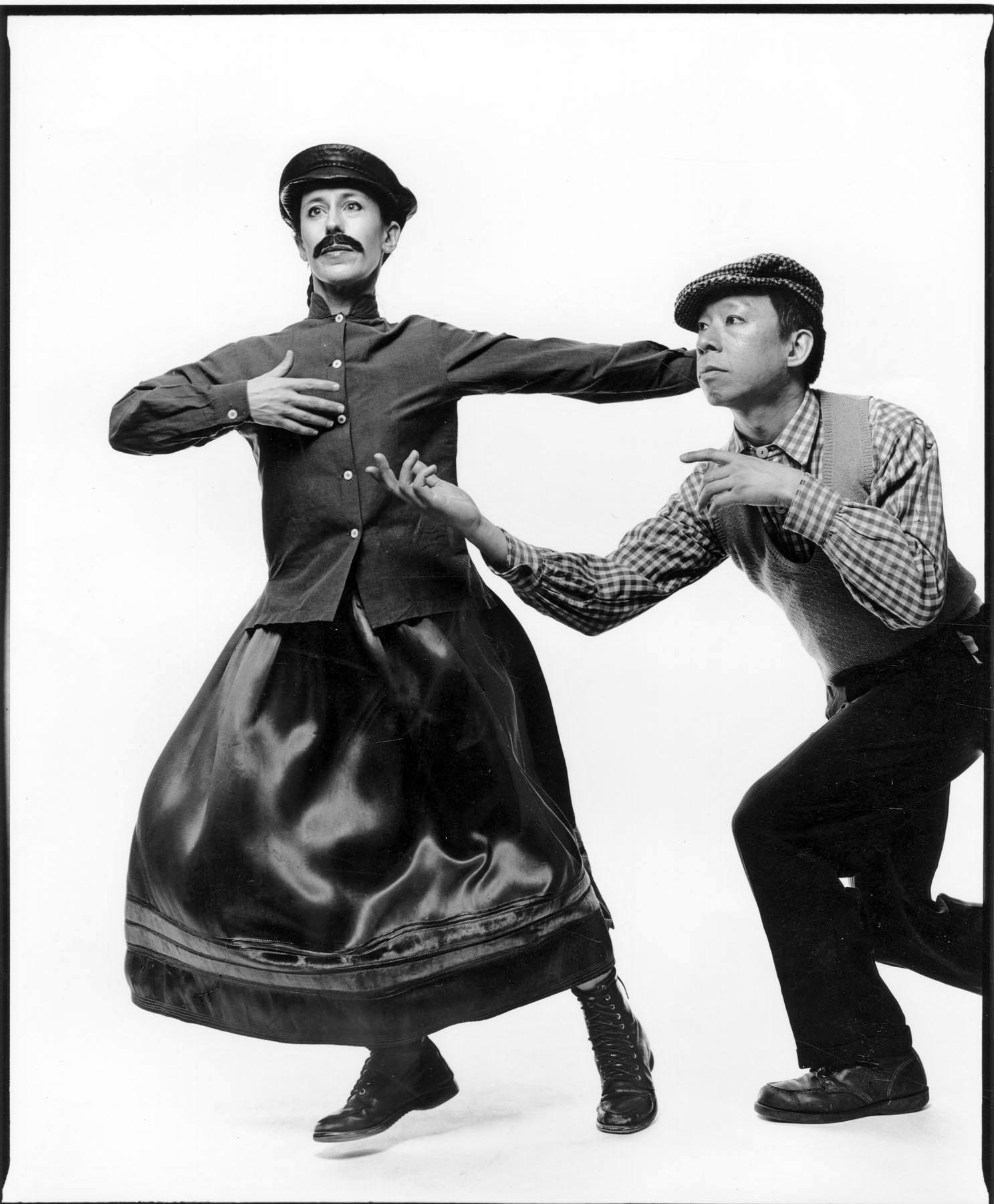 Portrait Photograph Jack Mitchell -  Meredith Monk  & Ping Chong dans leur série de voyages « Paris » 