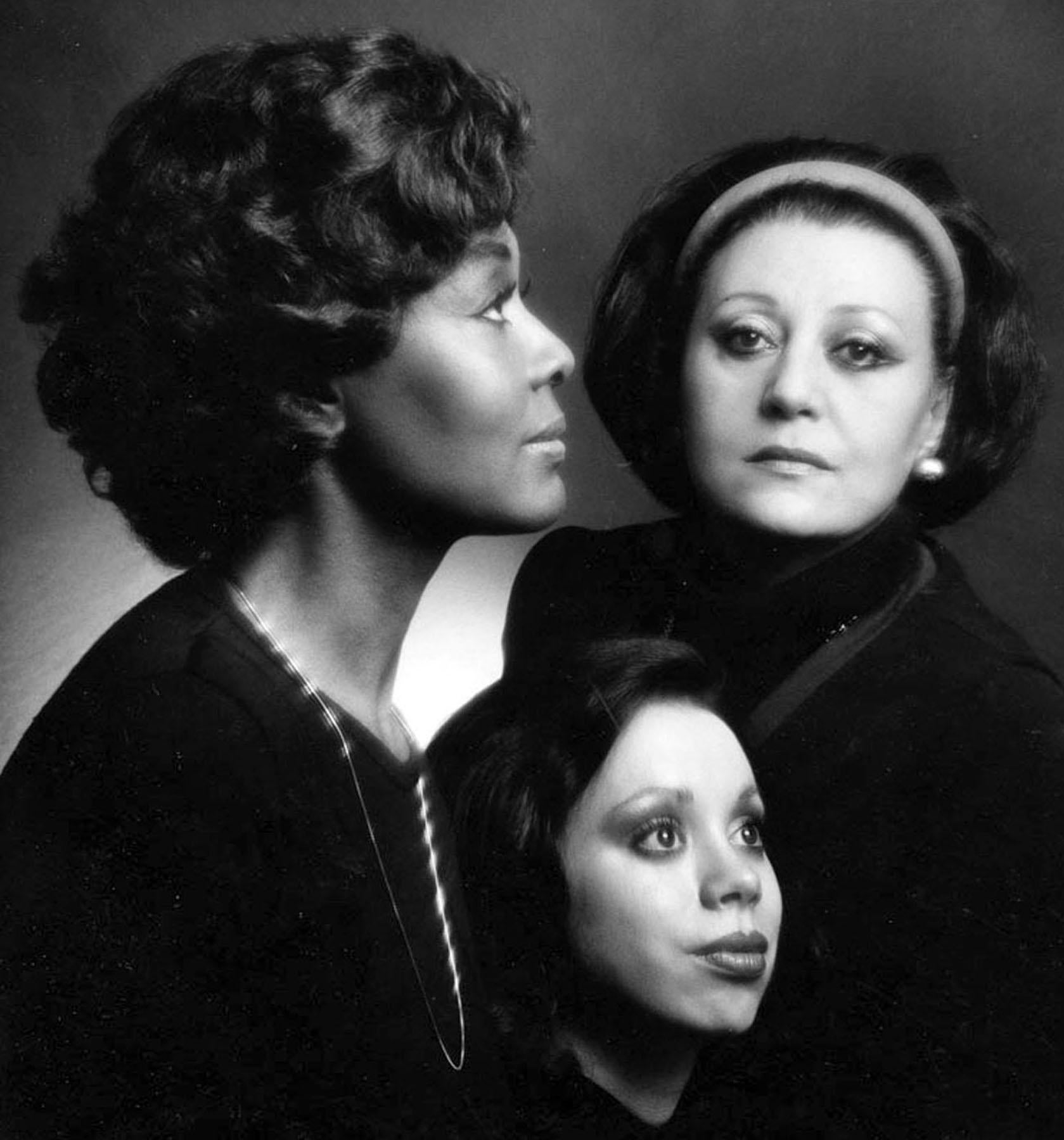 MET Opera 'Dialogues of the Carmelites' cast for Opera News cover, signed - Photograph by Jack Mitchell