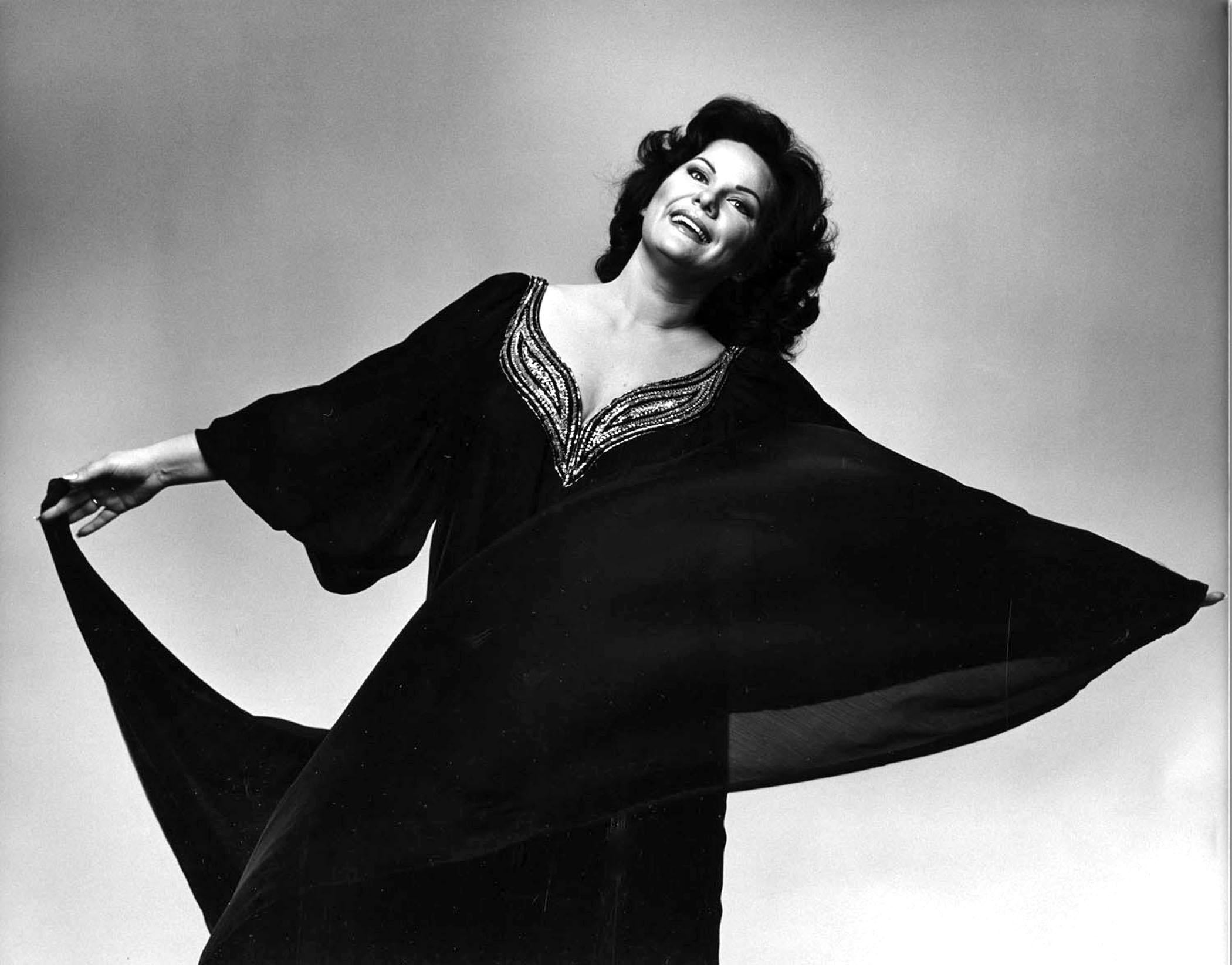 Jack Mitchell Black and White Photograph – Metropolitan Opera Sopranistin Eva Marton