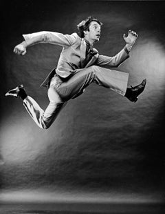 Moderner moderner Tänzer und Choreograph Bill Cratty performing, signiert von Jack Mitchell.
