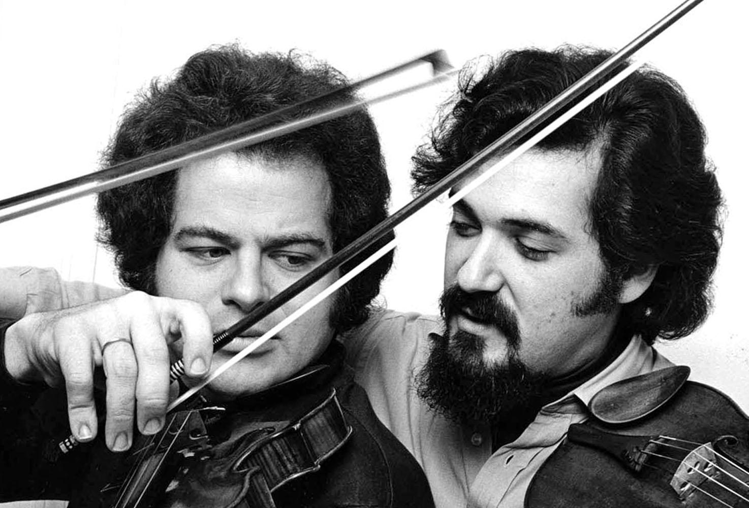 Musiker und Freunde Itzak Perlman und Pinchas Zukerman – Photograph von Jack Mitchell