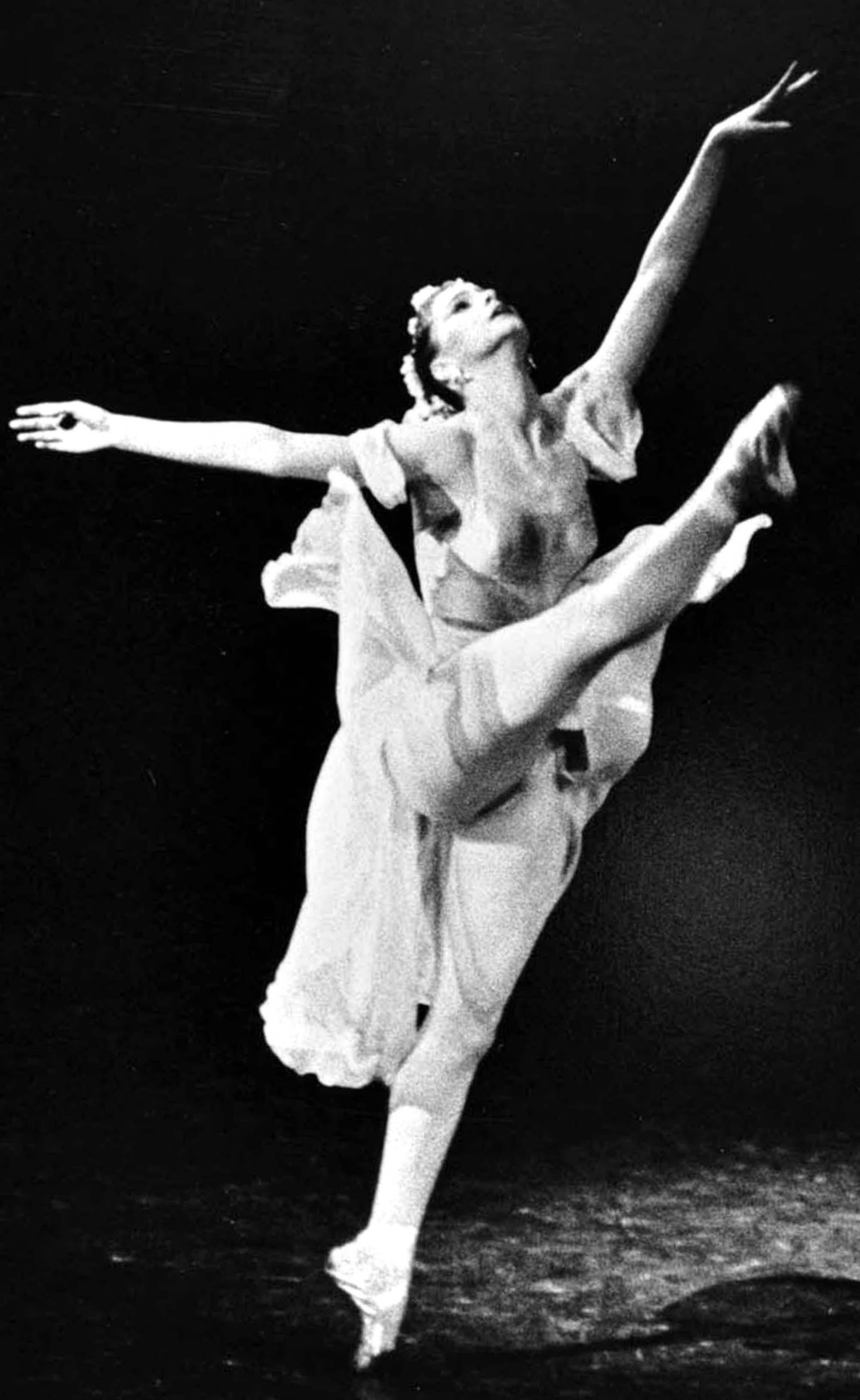 NYCB dancer Suzanne Farrell performing 'Don Quixote' - Photograph by Jack Mitchell