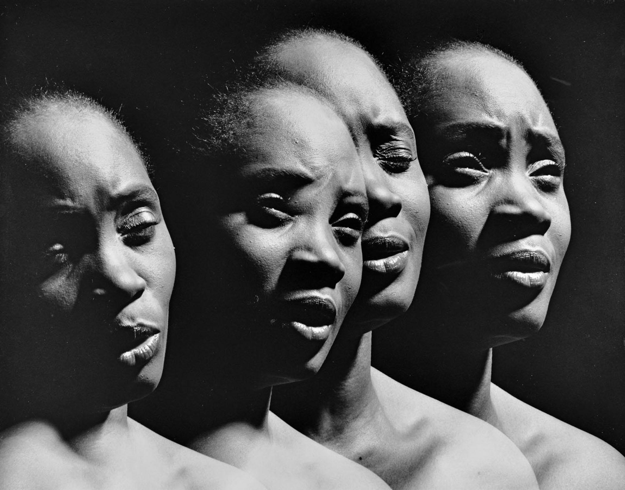 Black and White Photograph de Jack Mitchell - Actuación de la cantante de ópera Barbara Hendricks, Exposición múltiple