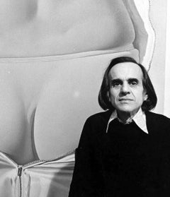 Photorealist Artist John Kacere at an exhibition of his work