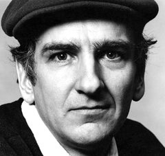 Portrait en studio de l'artiste pop Tom Wesselmann, signé par Jack Mitchell